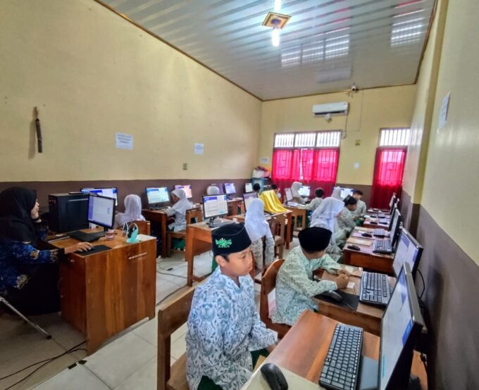 Asesmen Nasional Berbasis Komputer (ANBK) Asesmen Nasional Berbasis Komputer (ANBK)